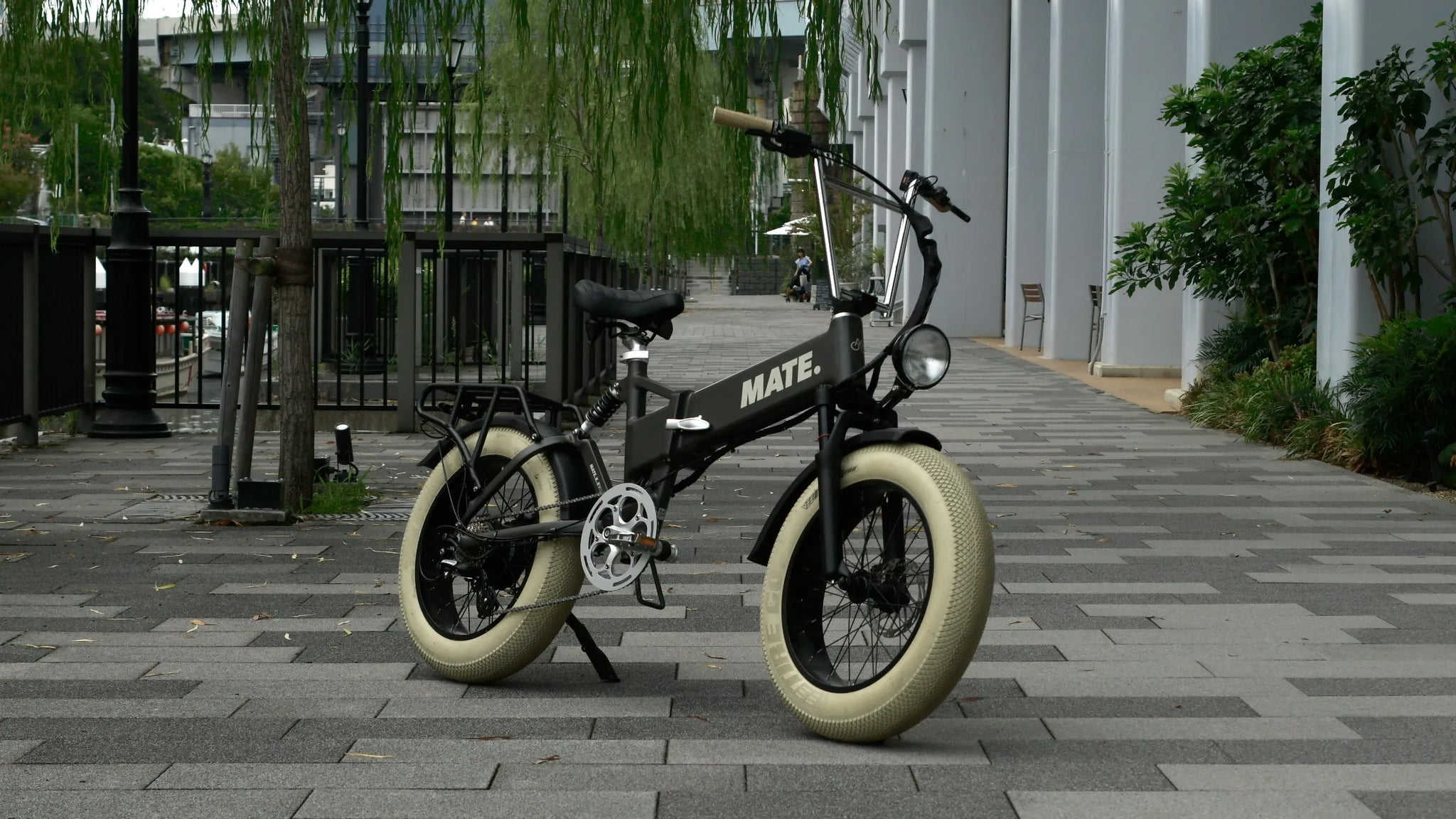 【CUSTOM BIKE】Graphite Slateで作るタウンクルーズスタイル