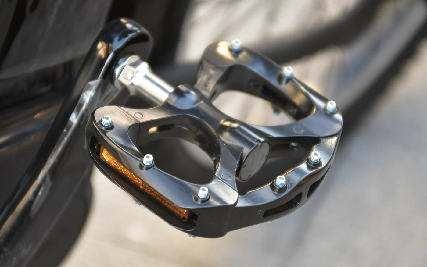 【MATE.BIKEカスタム】おすすめのペダルブランド3選|実用性とデザインで選ぶ!