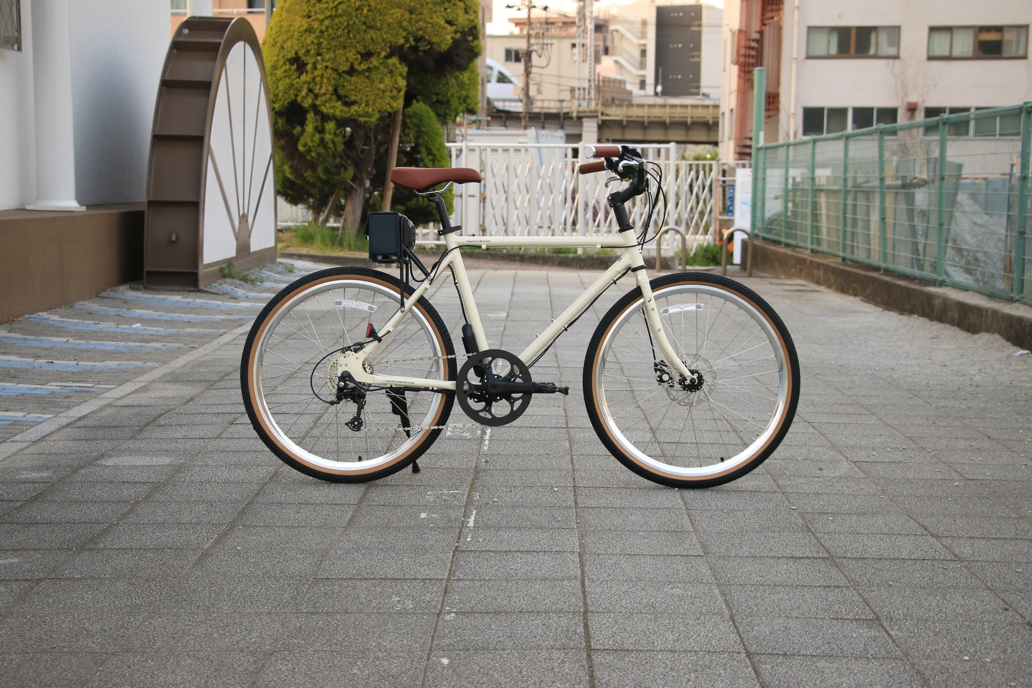 *Daytona* DE02 × コミュータースタイル