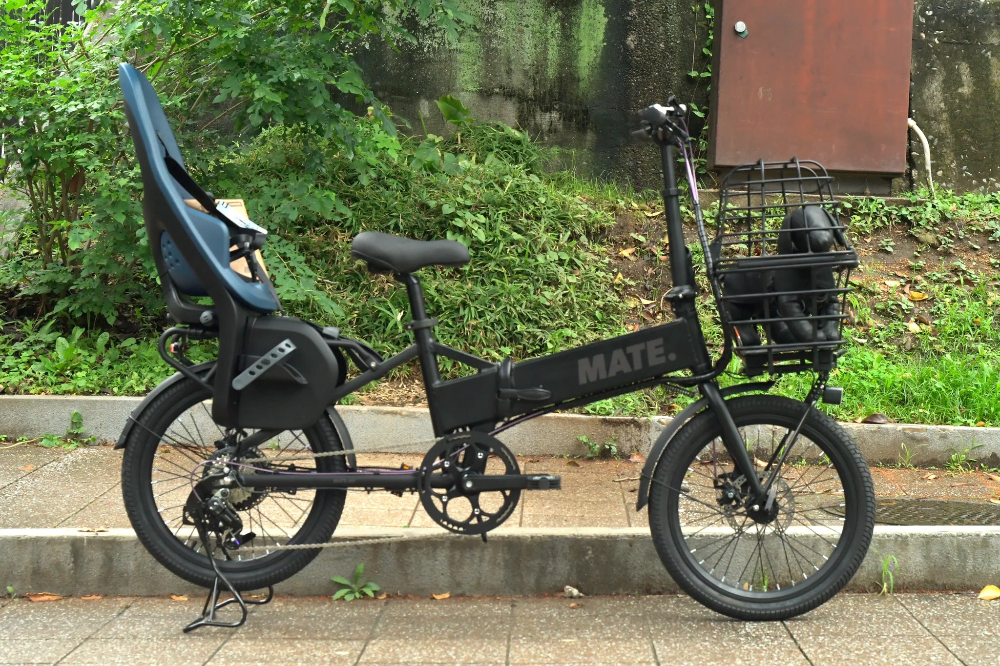 【CUSTOM BIKE】MATE GO+をストリート子乗せ仕様に。マジョリカブルーで魅せる大人の遊び心溢れるカスタム